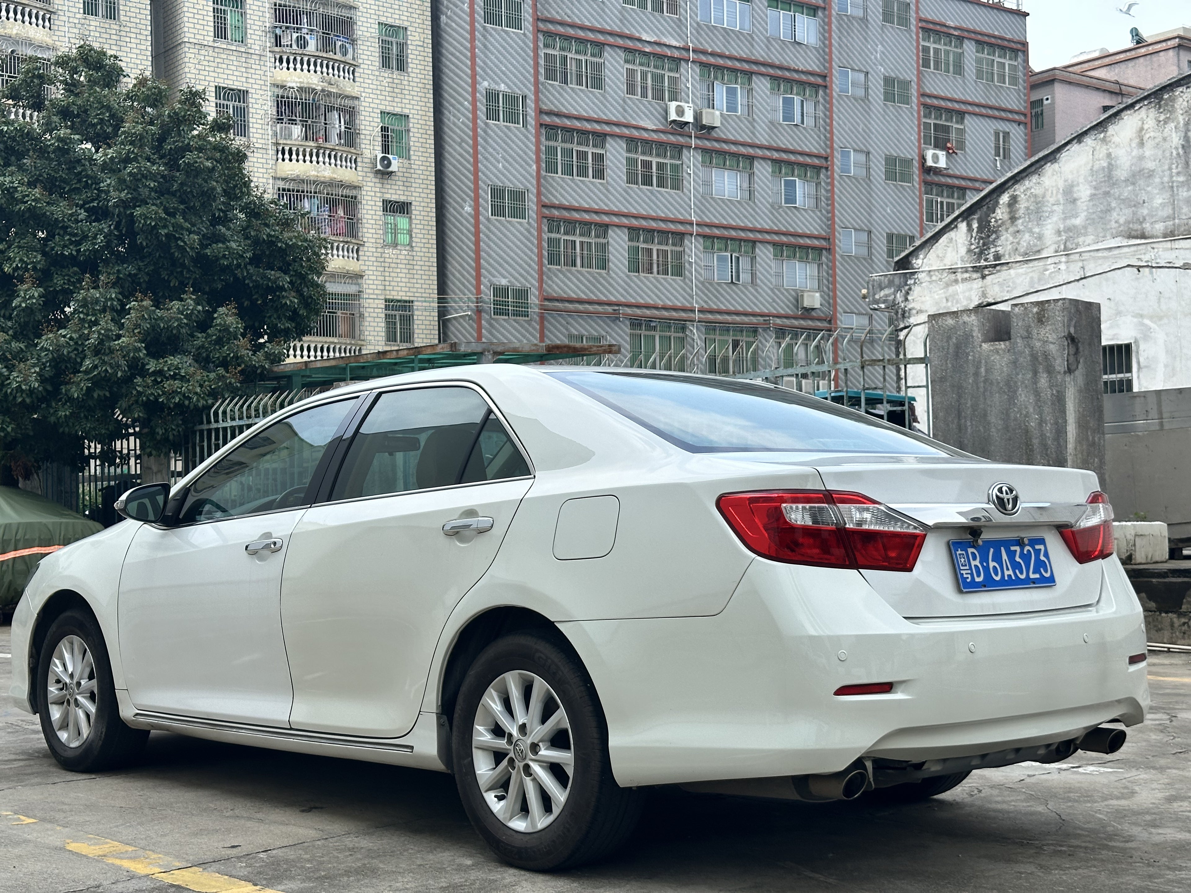 Toyota Camry 2013 White - Additional View