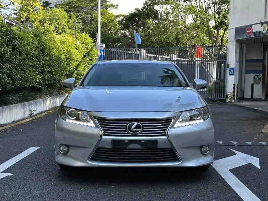 Used 2013 Lexus ES250 2.5L Elite Saloon