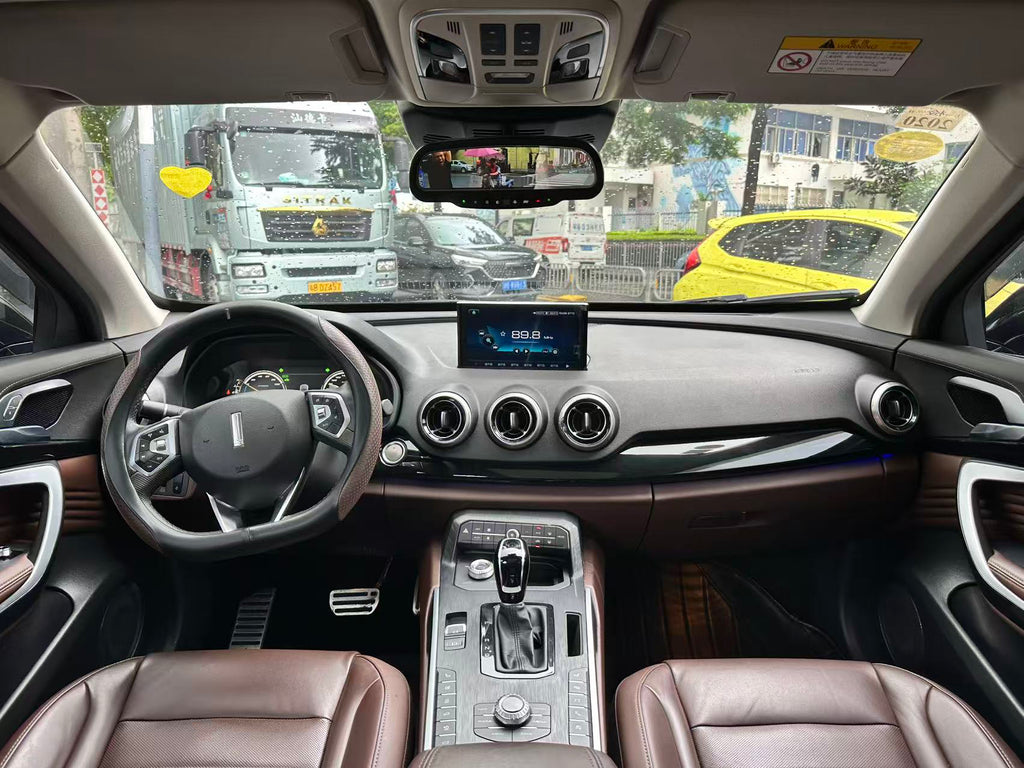 Wey P8 interior dashboard view