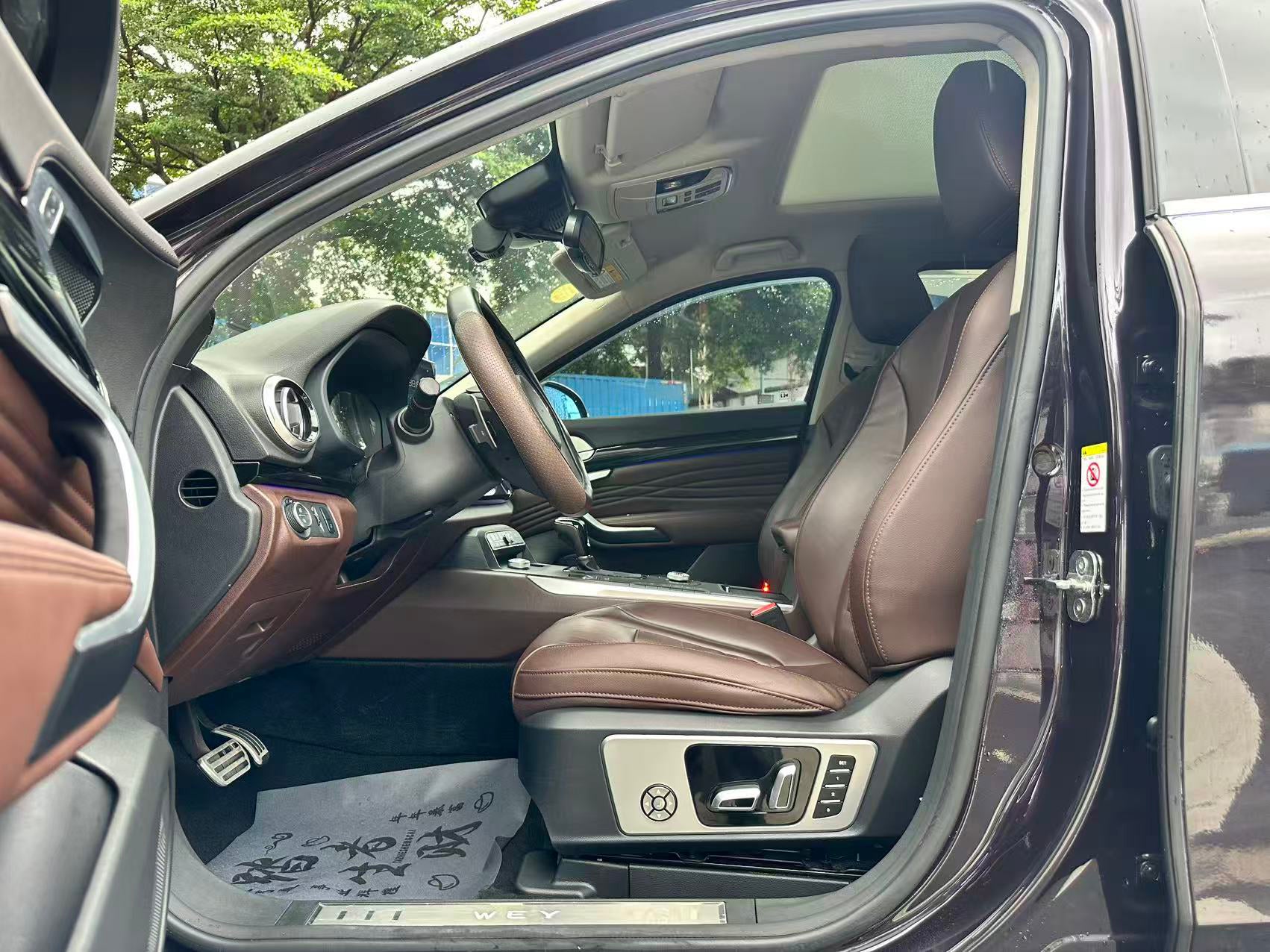 Wey P8 rear three-quarter view