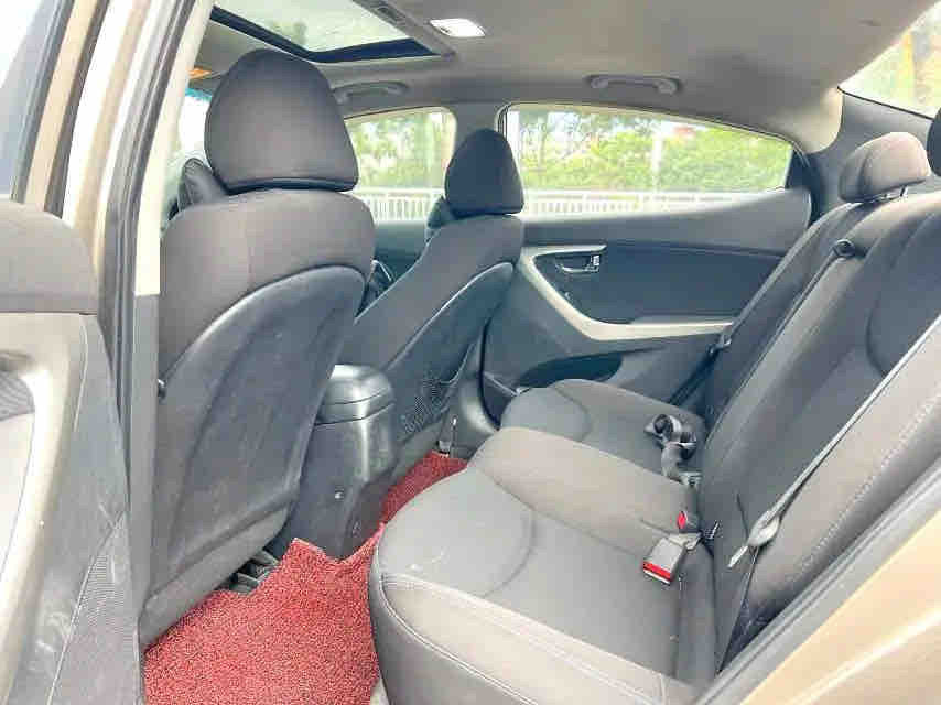 Used 2013 Hyundai Elantra Langdong 1.6 GLX Leading Automatic Sedan (Reg. 2014) For Export, 130,000 KM