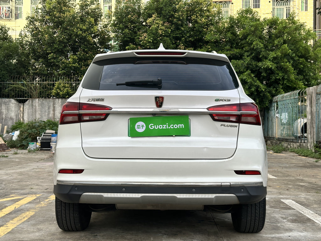 Roewe eRX5 rear passenger door open interior