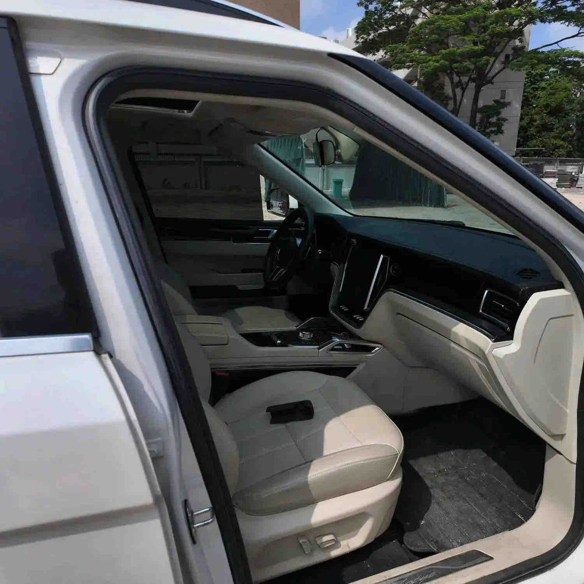 Used Zotye T700 2017 1.8T Premium Edition Automatic SUV (Reg. 2018), White, 60,000km, China V Emission, FOB Shenzhen For Export