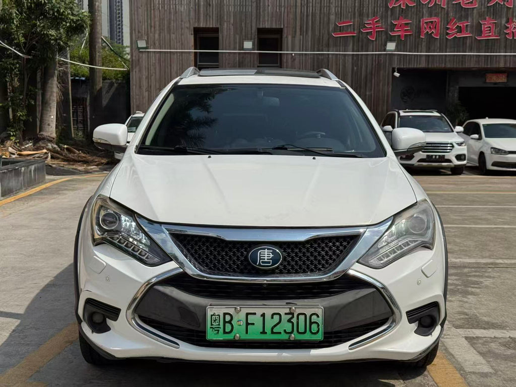 BYD Tang 2015 - Front interior, driver seat and dashboard