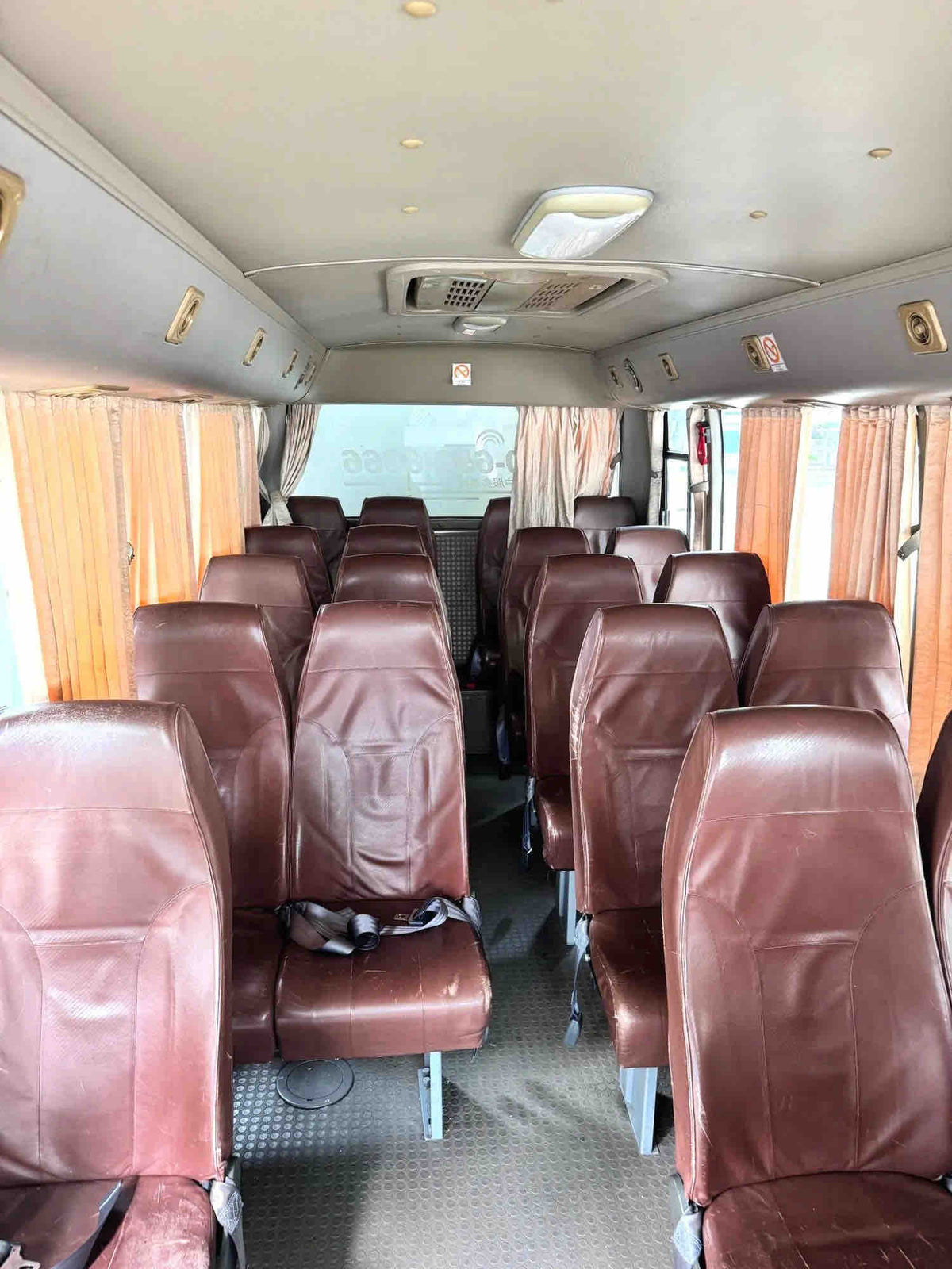 Used 2012 Yutong Bus 3.0L Diesel Manual Passenger Coach For Export, 230,000km, Golden Color