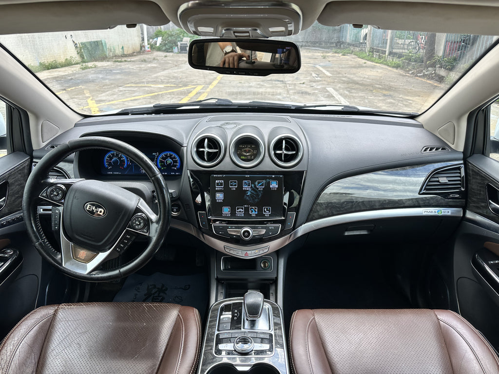 BYD Tang 2015 PHEV – Rear warehouse angle