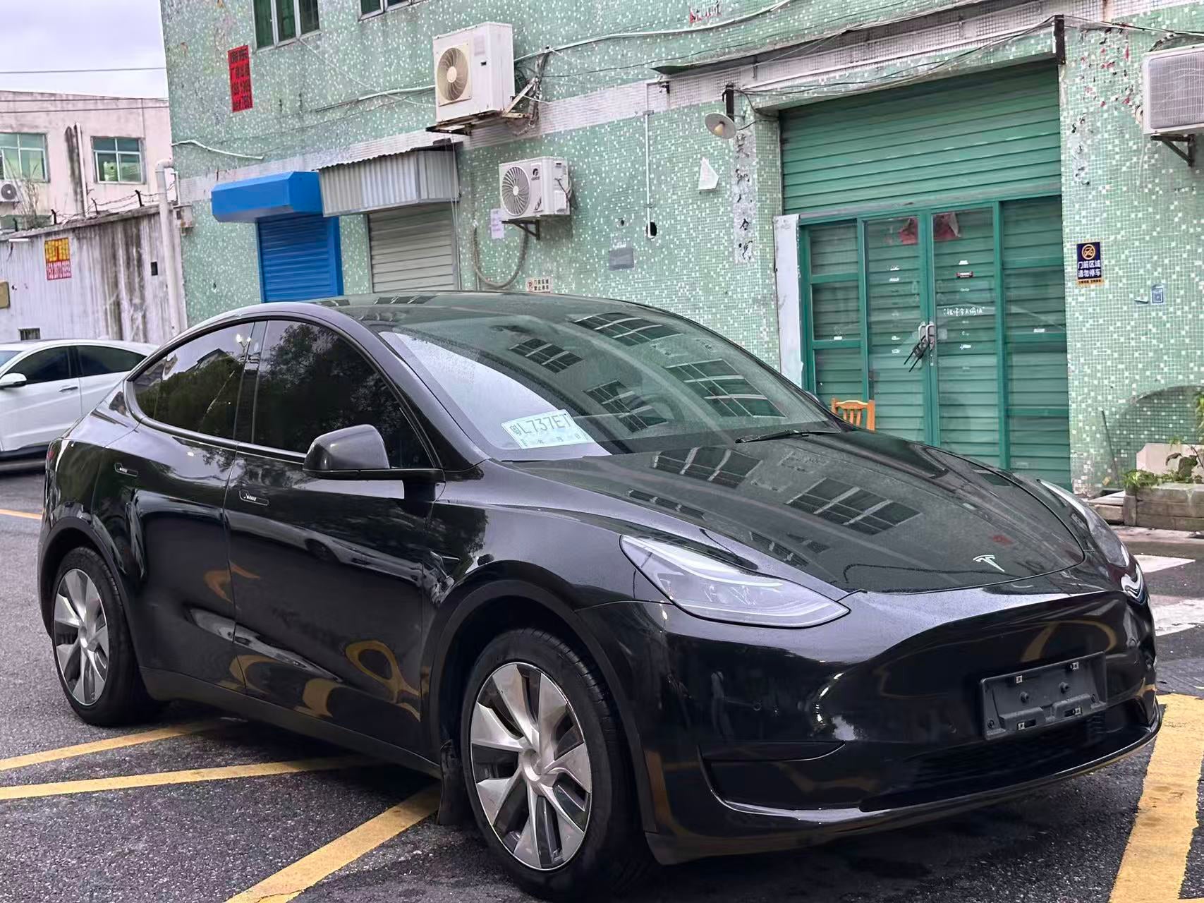 Tesla Model Y 2022 exterior