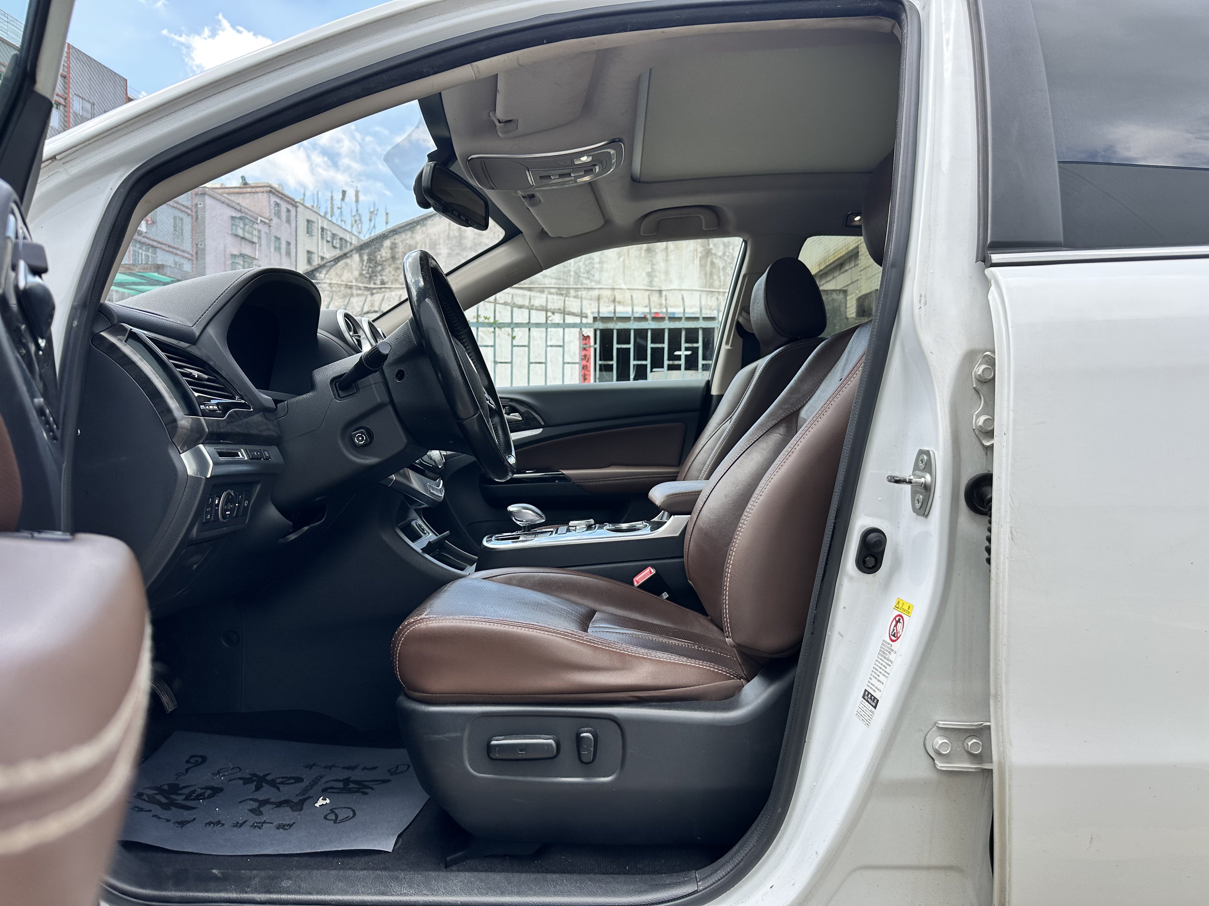 BYD Tang 2015 PHEV – Front street angle
