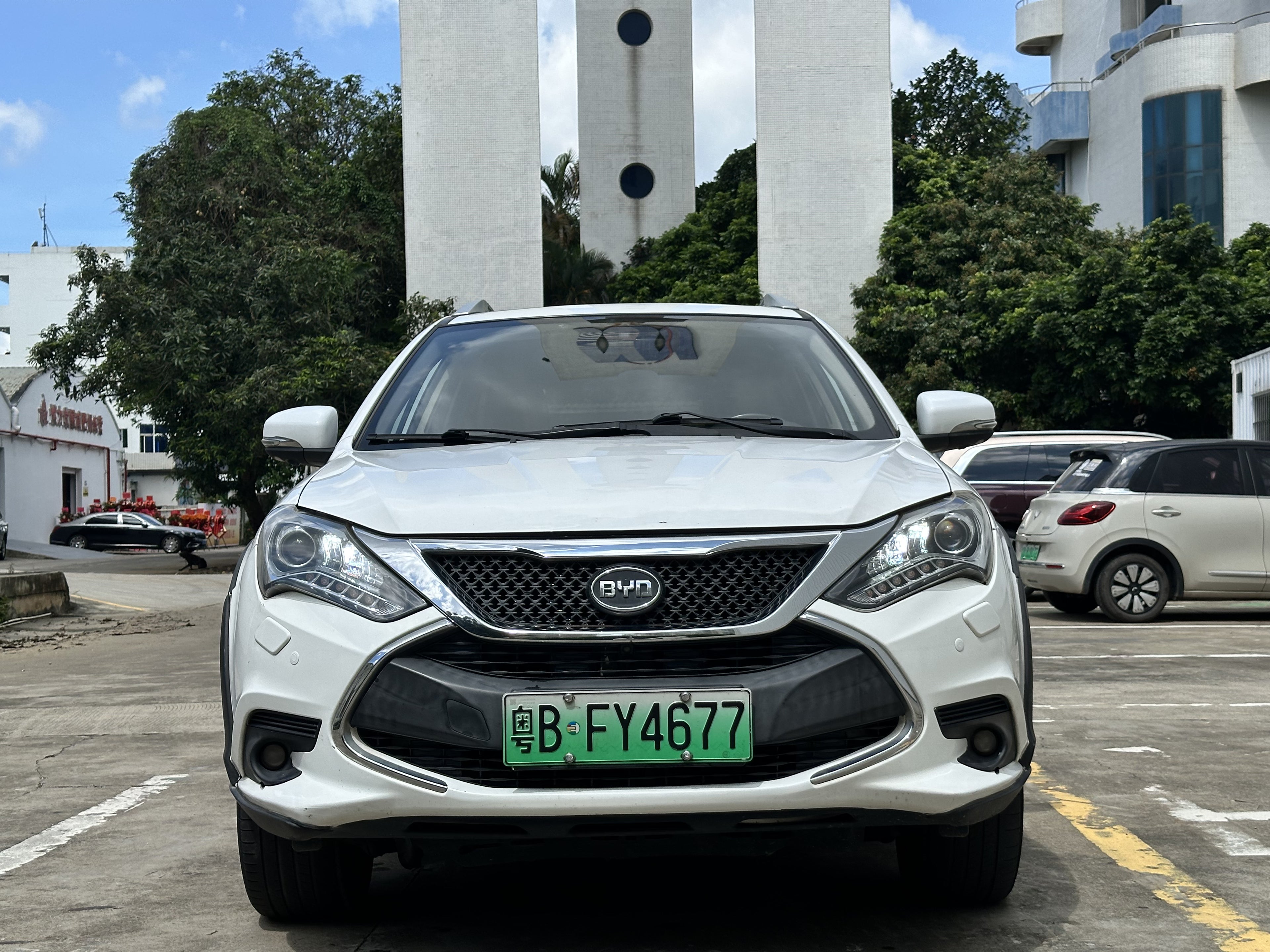 BYD Tang 2015 PHEV – Side view