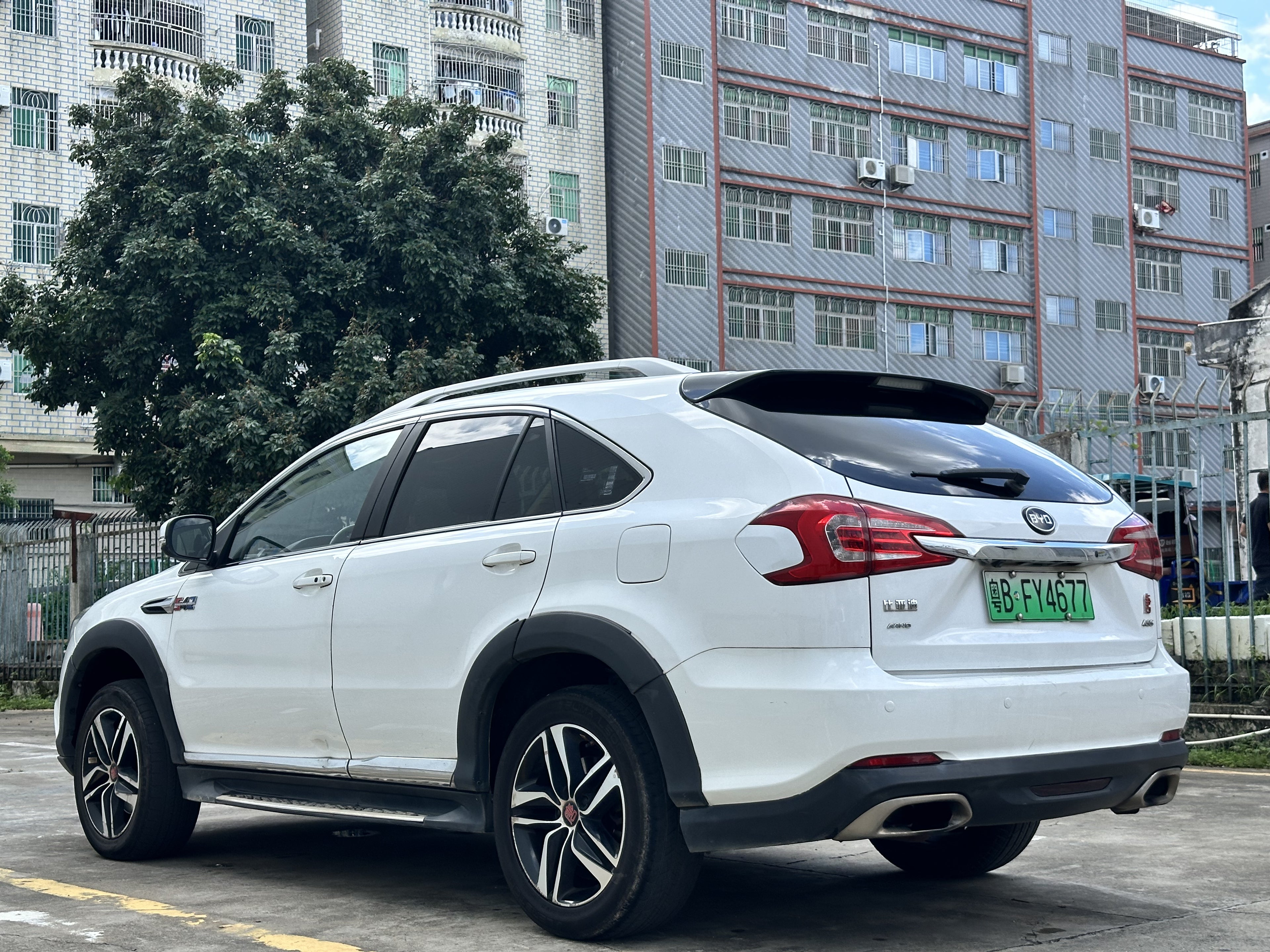 BYD Tang 2015 PHEV – Additional angle
