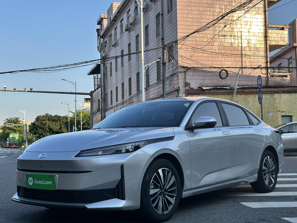 2024 Changan Qiyuan A05 70 Lite | Used Plug-in Hybrid PHEV Sedan, FOB Shenzhen