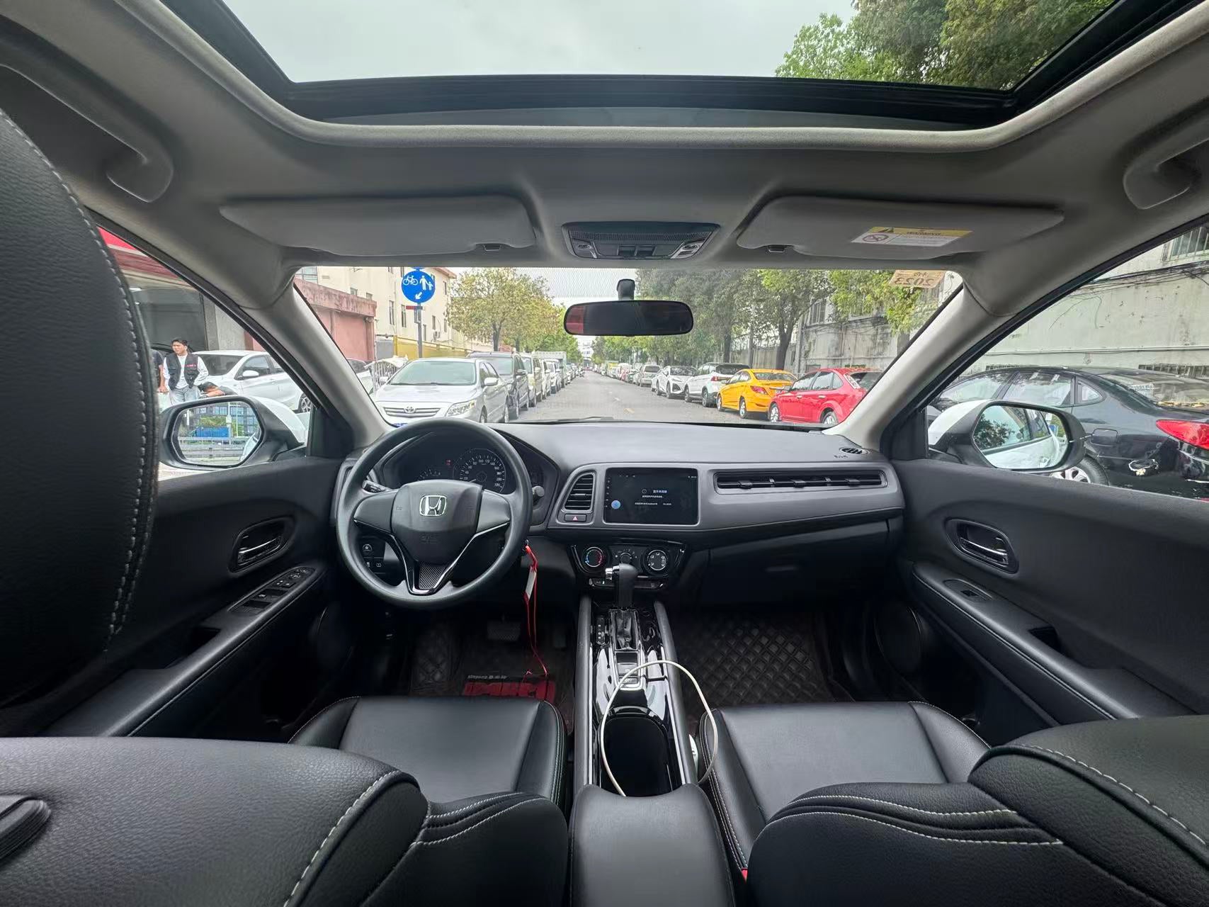 Honda Vezel additional exterior view
