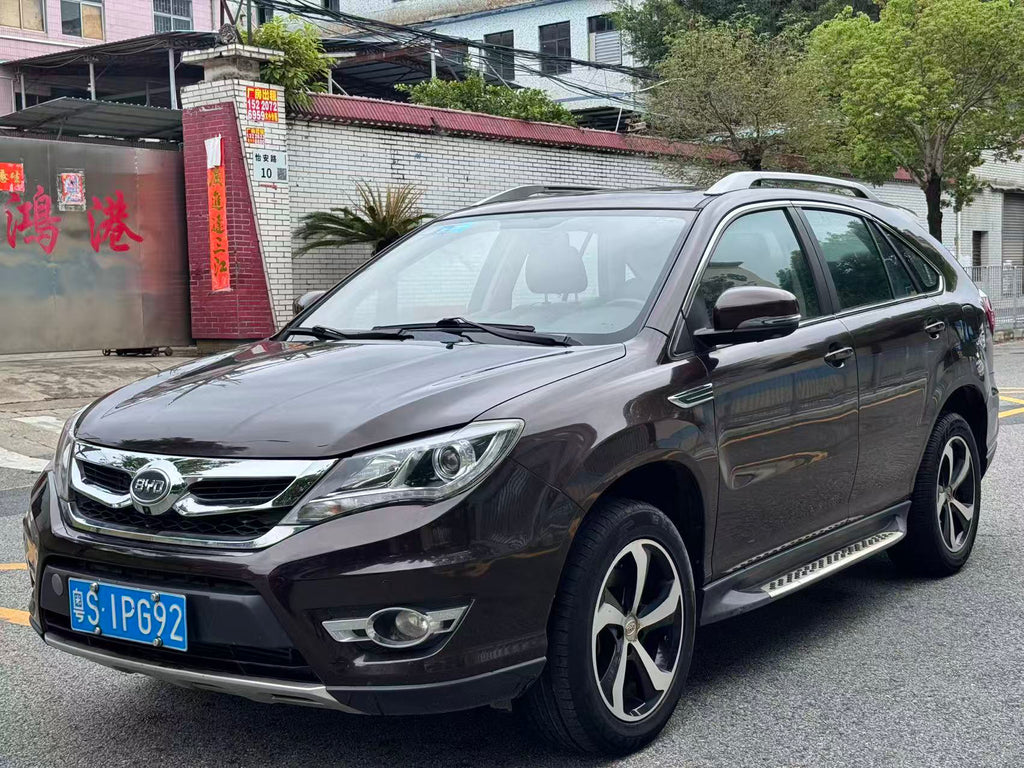FOB Shenzhen Used 2016 BYD S7 Premium 2.0T Wet Dual Clutch 5-Door 7-Seater FWD Midsize SUV Low Mileage Export Car