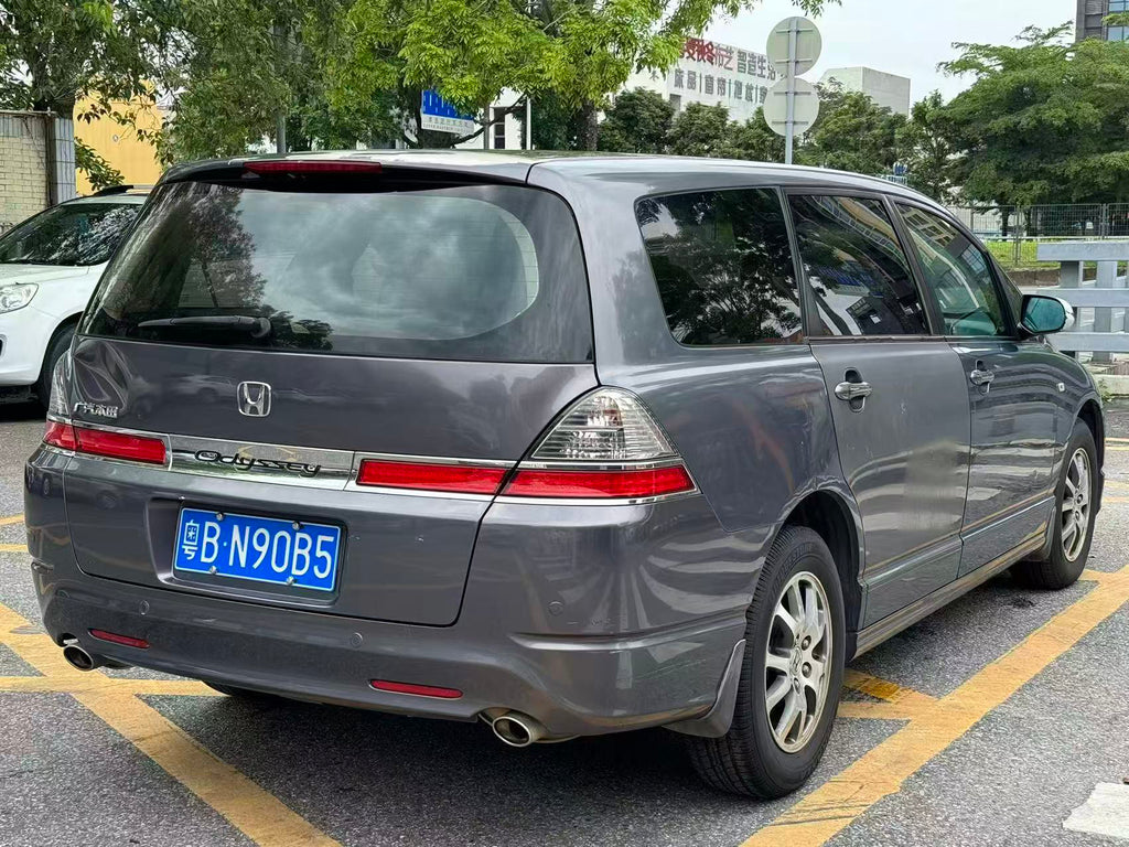 Honda Odyssey 2008 rear quarter view