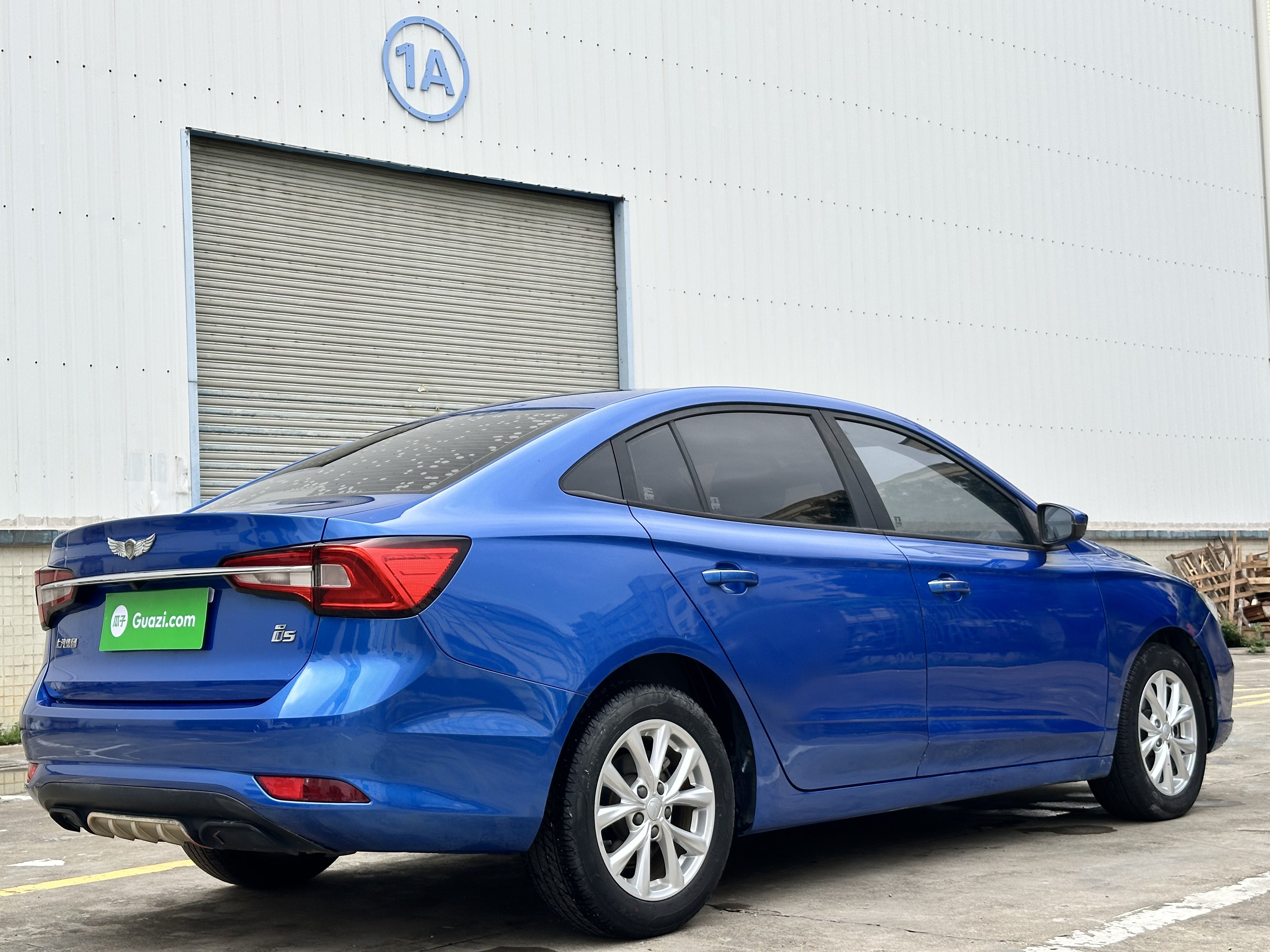 FOB Shenzhen Used 2019 Roewe i5 1.5L Auto 4G Internet Luxury Sedan 4-Door 5-Seater FWD National VI Emission Low Mileage Export Car