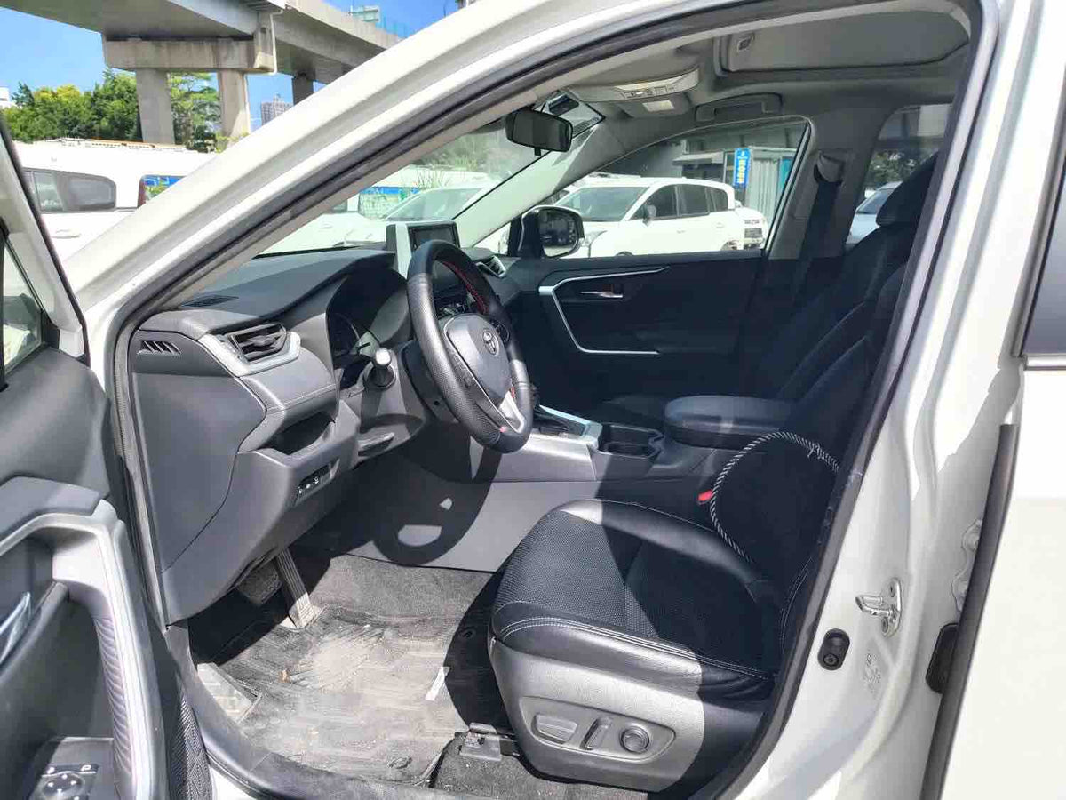 Used 2020 Toyota RAV4 Hybrid 2.5L 2WD Elite CVT SUV, 190,000 km, Left-Hand Drive, For Export