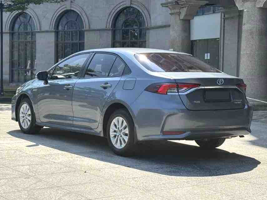Used 2021 Toyota Corolla Hybrid 1.8L CVT Sedan, 80,000km, Grey, China Used Car For Export