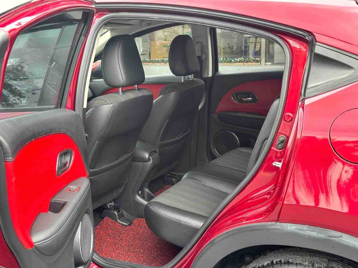 Used 2015 Honda Vezel 1.8L CVT 2WD Luxury SUV, 130,000km, Red