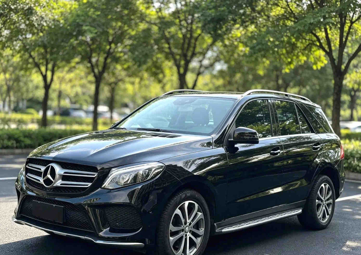 Used Imported Mercedes-Benz GLE 300d 4MATIC 2017 2.1T Diesel Luxury SUV | Black Exterior, 242,000 KM, Export Ready
