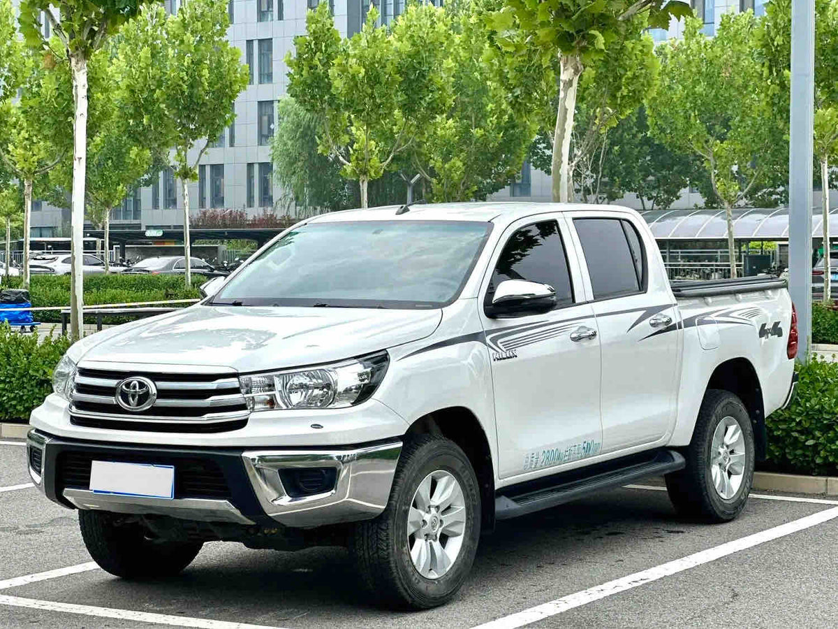 Used 2015 Toyota Hilux Middle East Spec 2.7L Automatic Pickup Truck (Reg. 2019) For Export, 79,000 KM