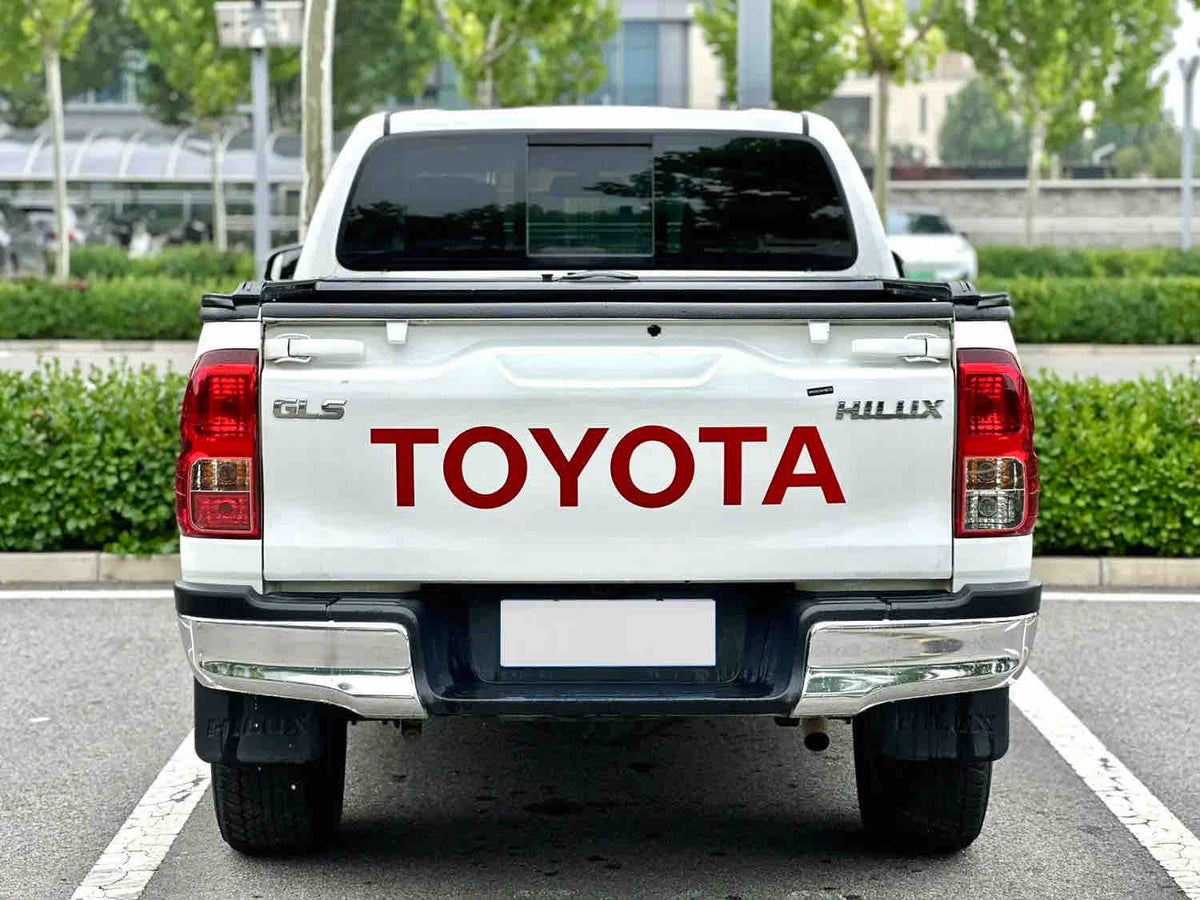 Used 2015 Toyota Hilux Middle East Spec 2.7L Automatic Pickup Truck (Reg. 2019) For Export, 79,000 KM