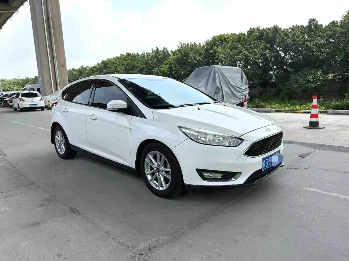 Used 2017 Ford Focus Hatchback 1.0T EcoBoost 125 Automatic For Export, 160,000 KM, White, Gasoline