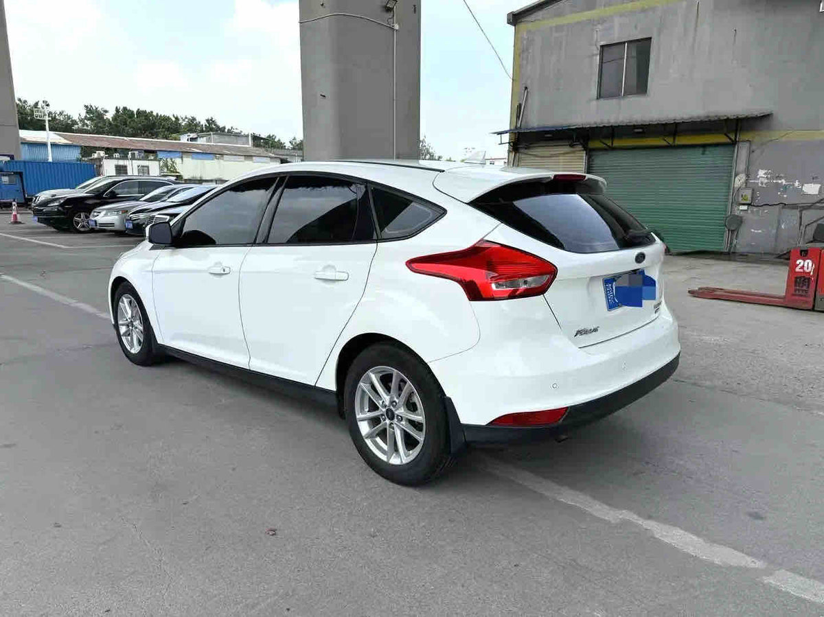 Used 2017 Ford Focus Hatchback 1.0T EcoBoost 125 Automatic For Export, 160,000 KM, White, Gasoline