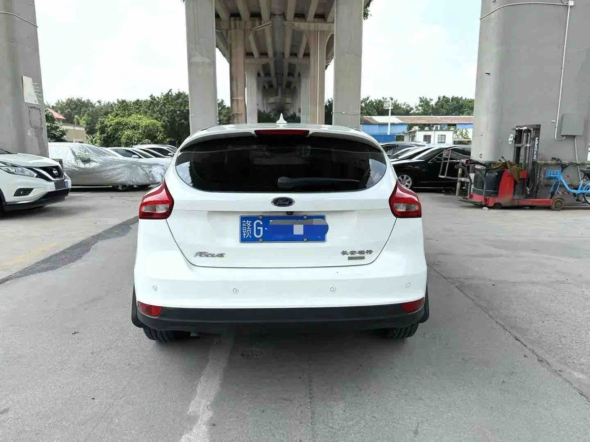 Used 2017 Ford Focus Hatchback 1.0T EcoBoost 125 Automatic For Export, 160,000 KM, White, Gasoline