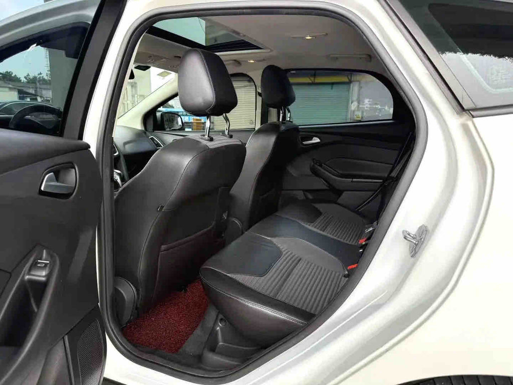 Used 2017 Ford Focus Hatchback 1.0T EcoBoost 125 Automatic For Export, 160,000 KM, White, Gasoline