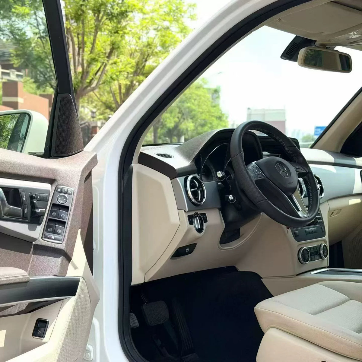 Mercedes-Benz GLK300 3.0 Automatic 4MATIC with Sunroof, Like New