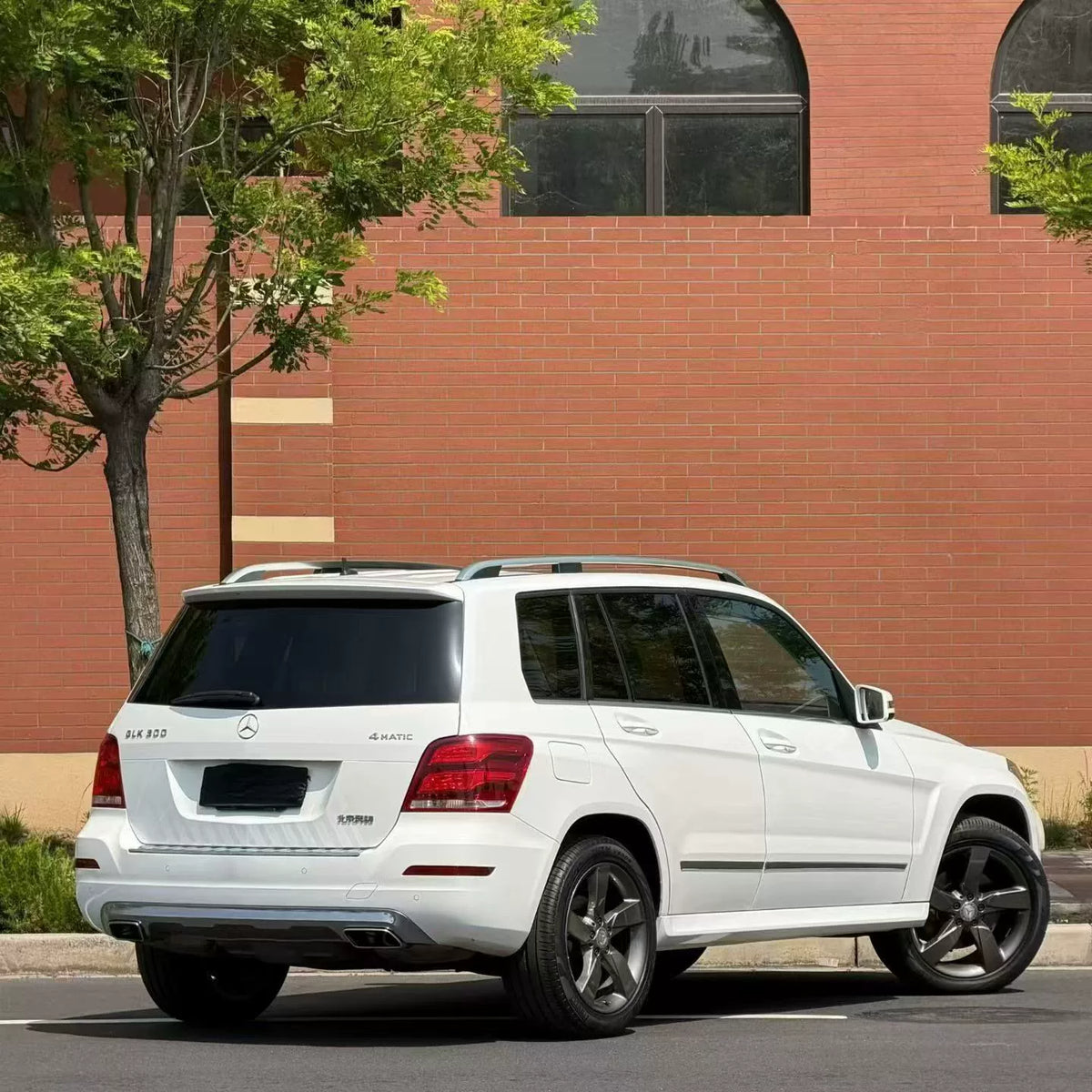 Mercedes-Benz GLK300 3.0 Automatic 4MATIC with Sunroof, Like New