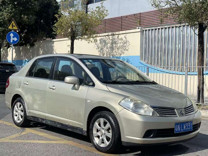 Nissan Tiida 2006 exterior detail