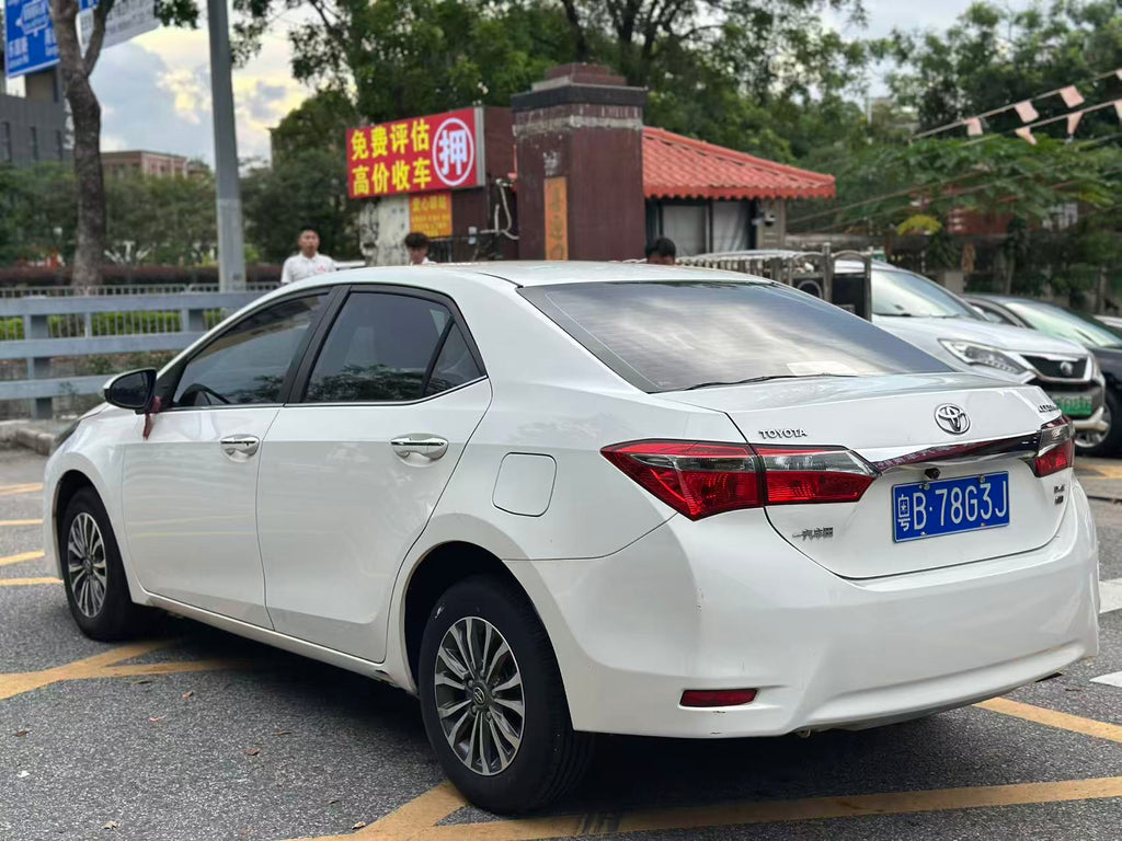 Toyota Corolla additional exterior view