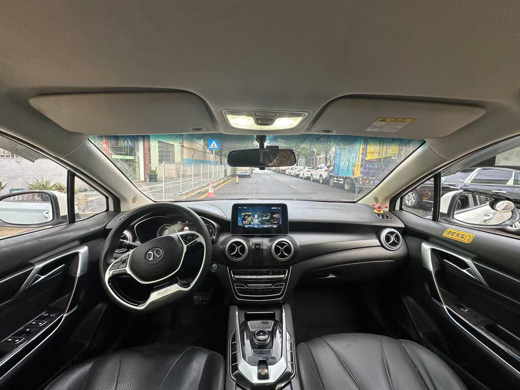 BAIC Beijing EU5 rear three-quarter exterior view