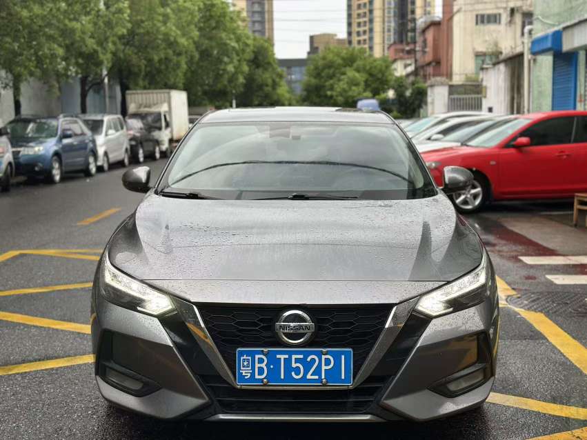 Front straight exterior view