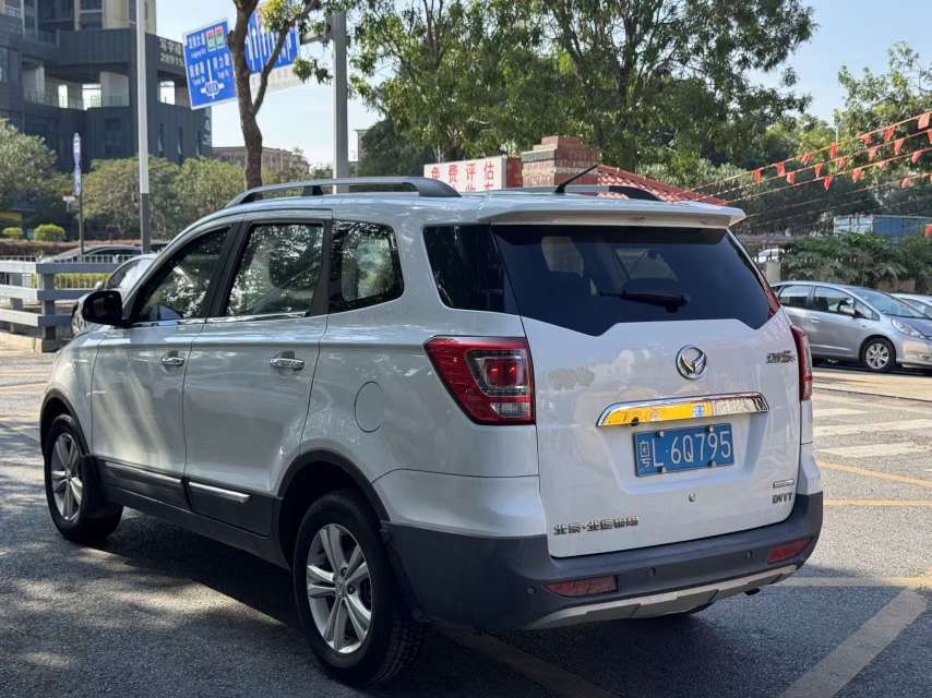FOB Shenzhen Used 2015 BAIC Huansu S3 Luxury 1.5L Manual 5-Door 7-Seater RWD Compact SUV National V Emission Cheap Export Car