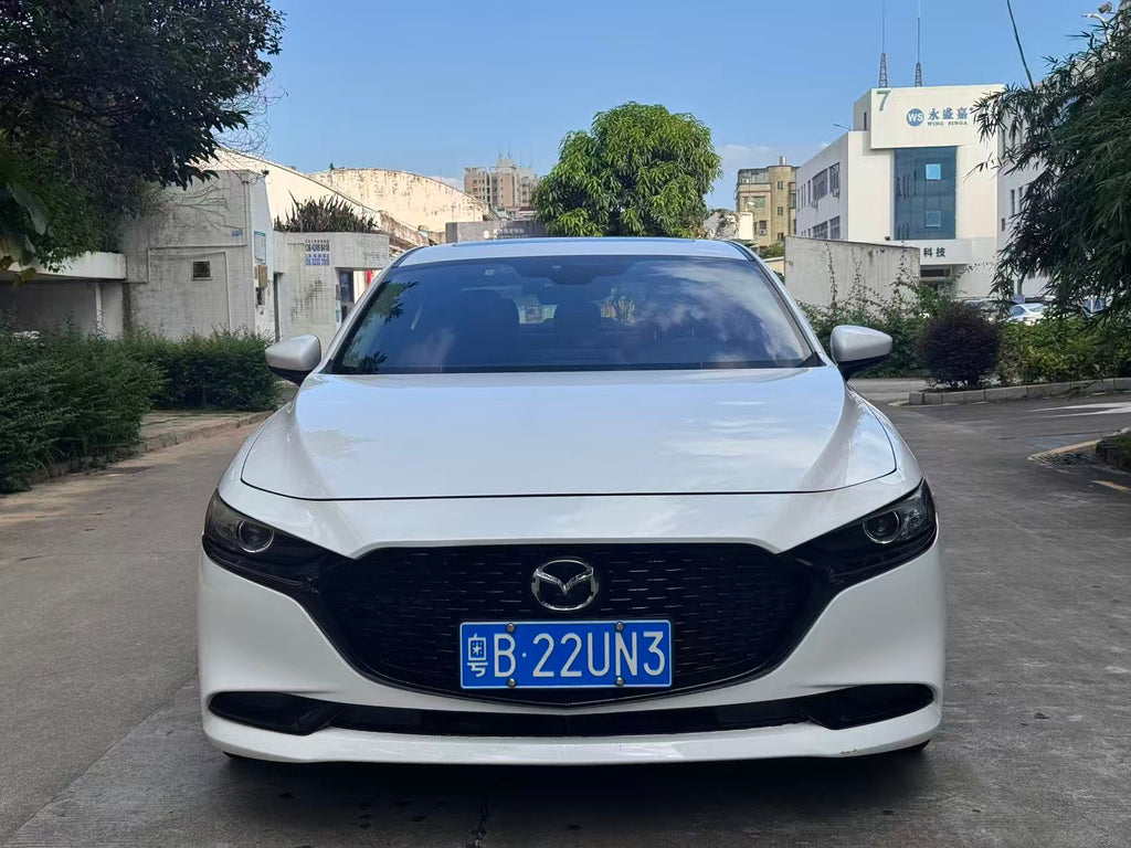 Mazda 3 Axela 2020 side rear view