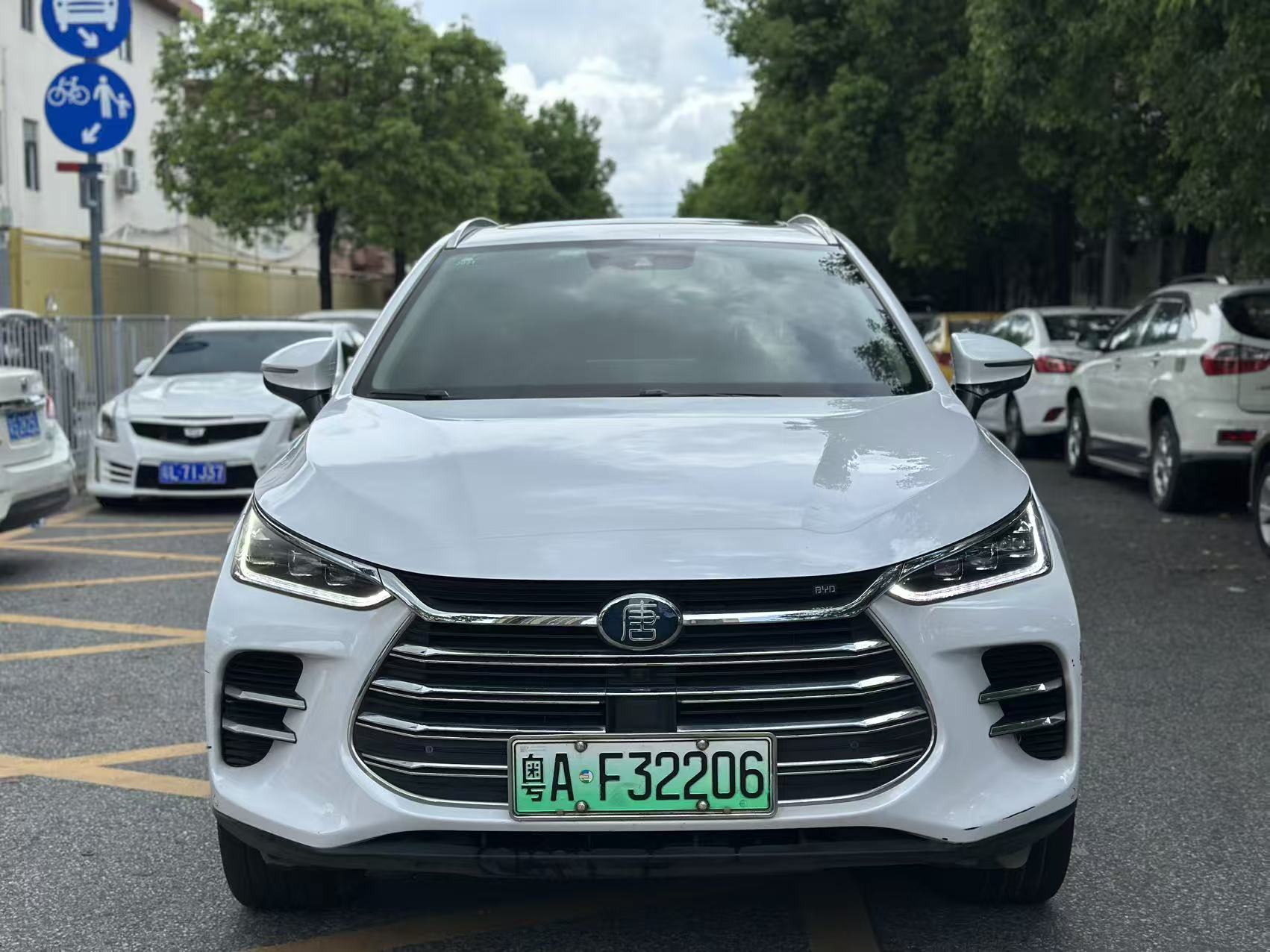 BYD Tang DM exterior detail