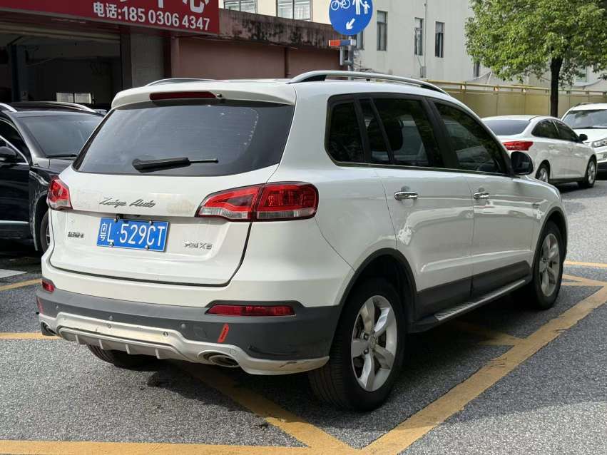 Used 2015 Zotye Domy X5 1.5T Manual Premium Compact SUV, 96,800 KM, 5-Seater Petrol SUV for Export