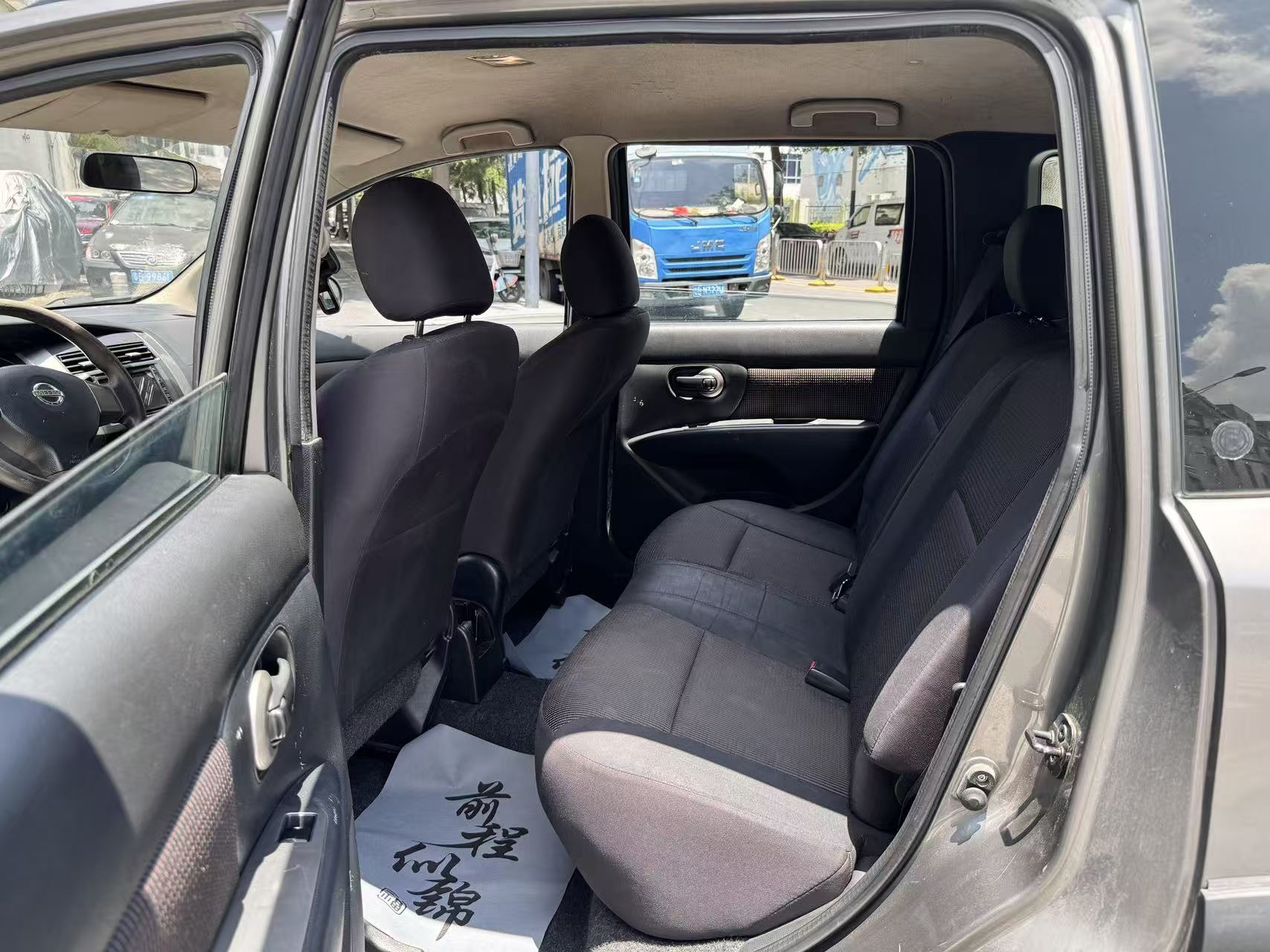 Used Nissan Livina Geniss 2010 1.6L Manual Intelligent Edition | 5-Seater MPV Cargo Family Car, Left Hand Drive