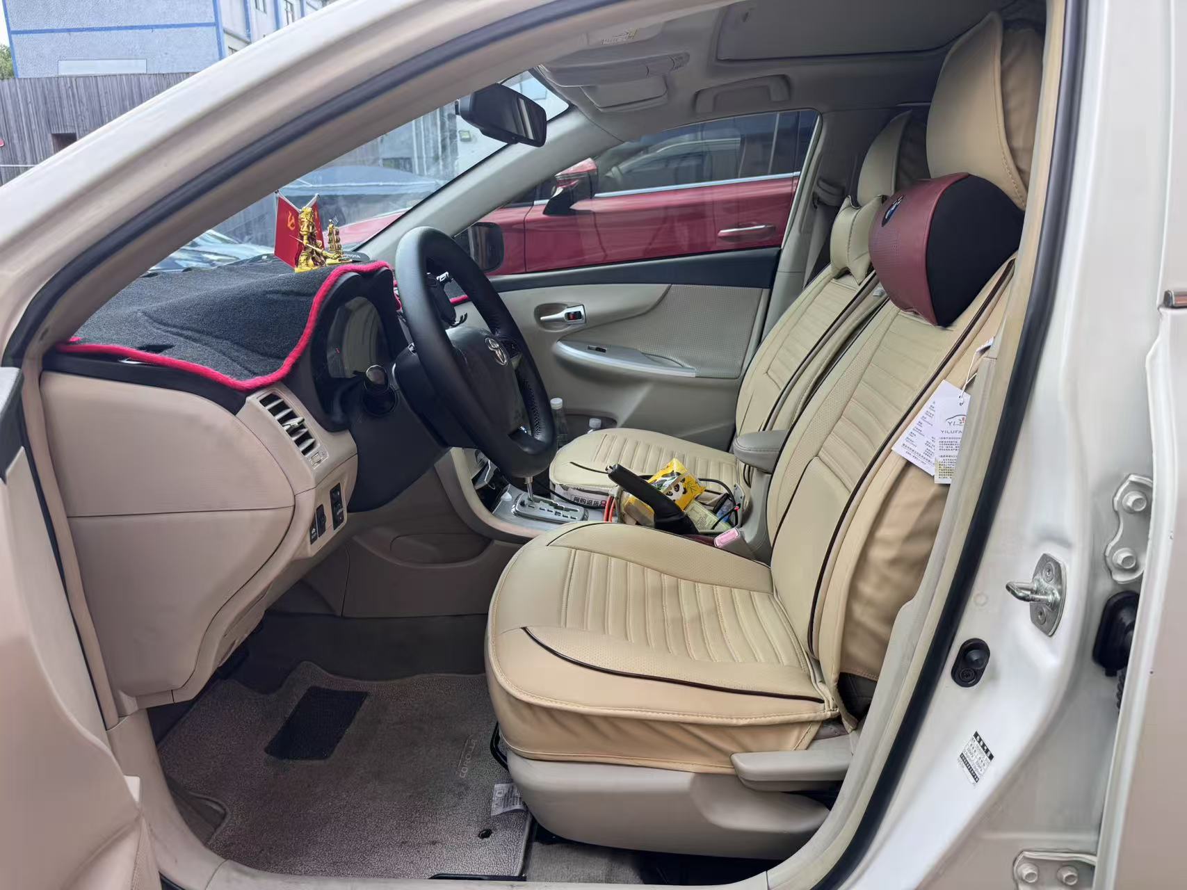 Toyota Corolla 2011 dashboard and interior panoramic view