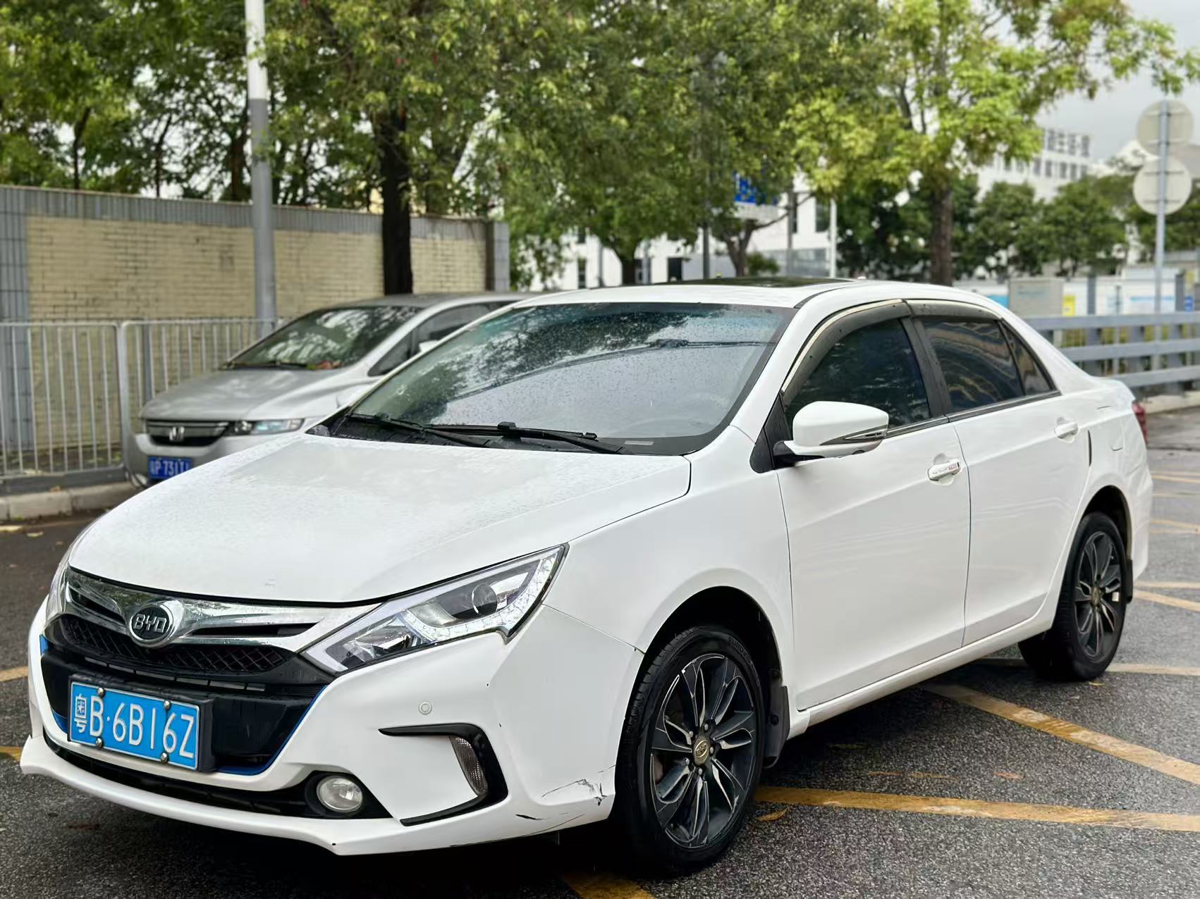 FOB Shenzhen Used 2015 BYD Qin New Energy Dual Crown Flagship Plus 1.5T PHEV Sedan | 70KM EV Range LFP Battery Export Ready