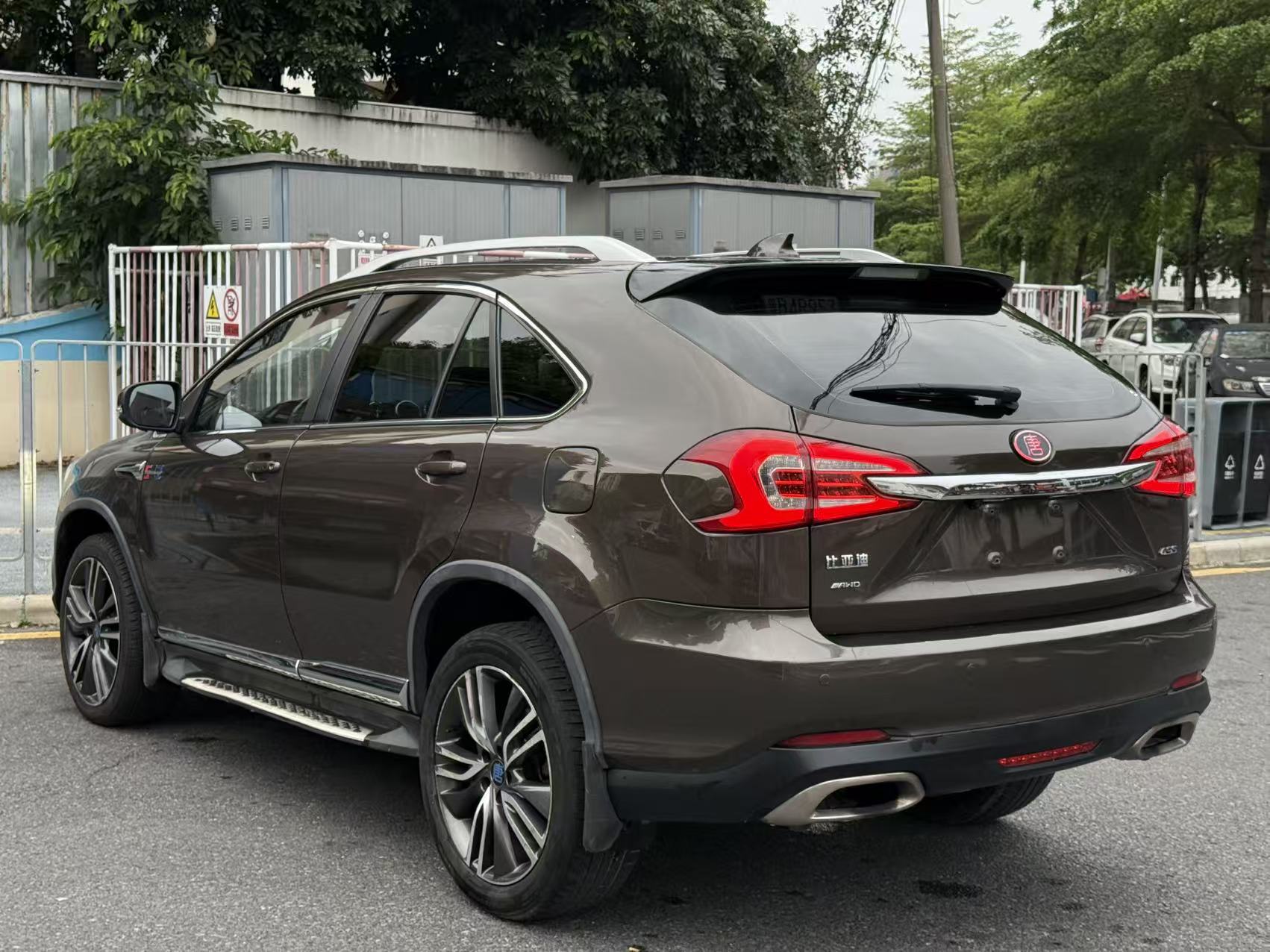 BYD Tang 2017 PHEV SUV - Side Rear Three-Quarter View
