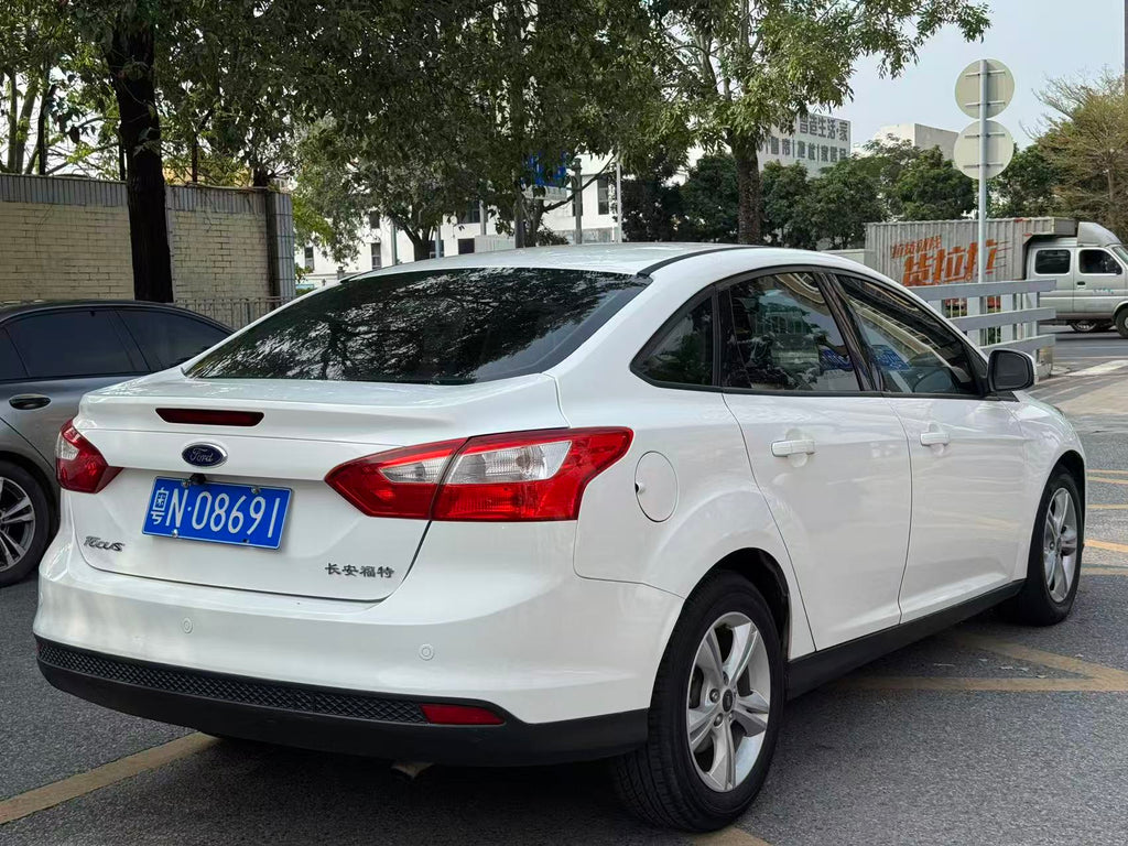 Ford Focus 2012 exterior side profile