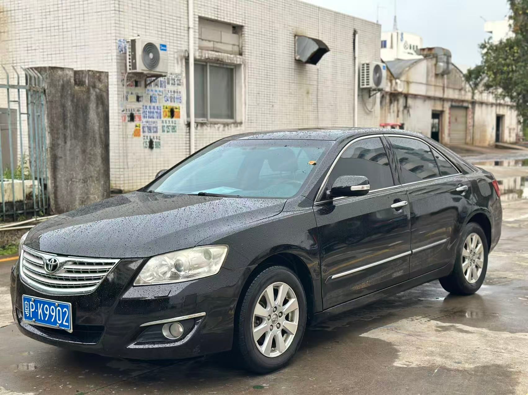 Toyota Camry 240G exterior detail