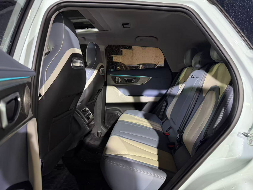 2022 Chery Omoda 5 front passenger seat interior - used SUV export